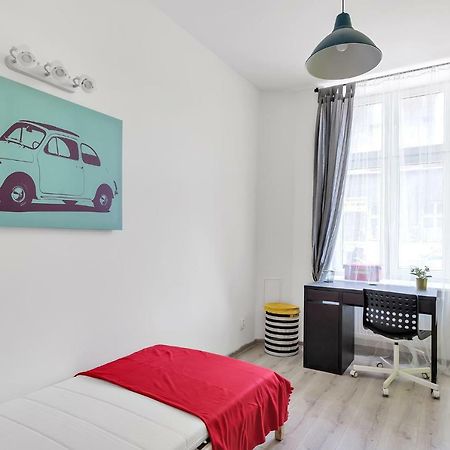 Fabryczna Apartment Rooms Лодз Екстериор снимка